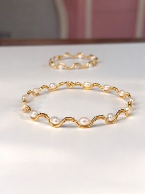 Handmade Freshwater Pearl Bracelet – Gold Wire Wrapped